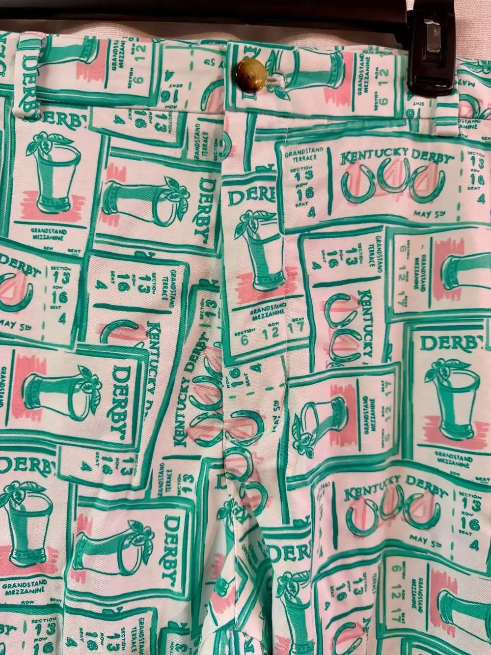 Vineyard Vines Kentucky Derby Ticket Print Breaker Pants men’s 40x32